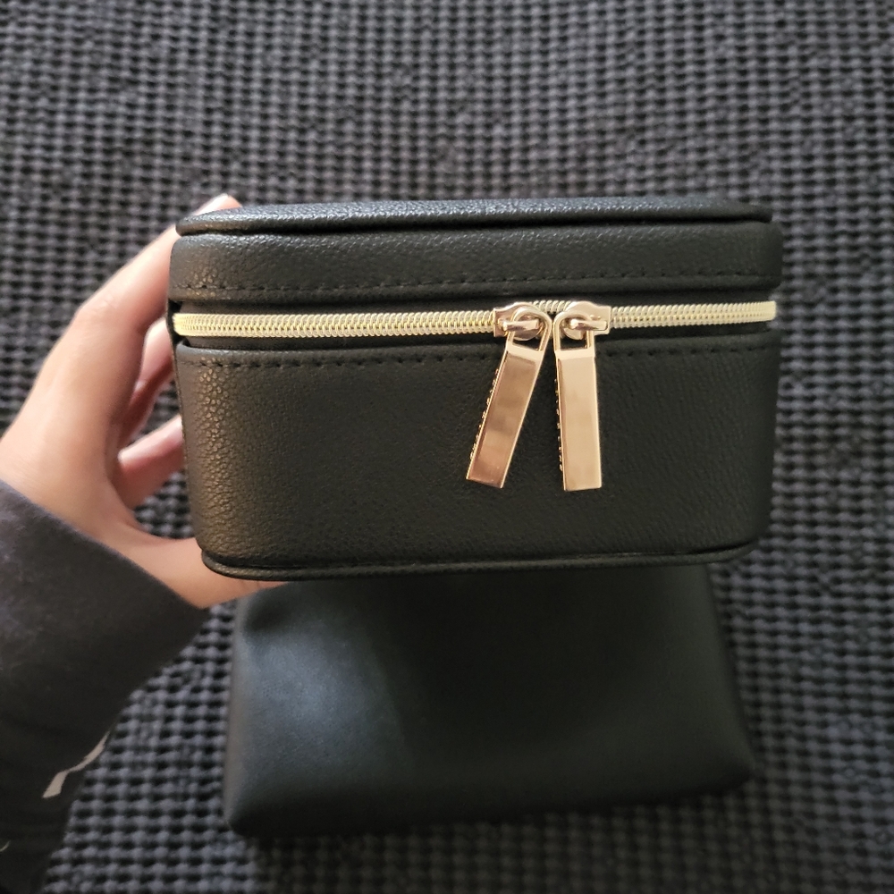 Jewelry Box With Pouch - Picture 6 of 10